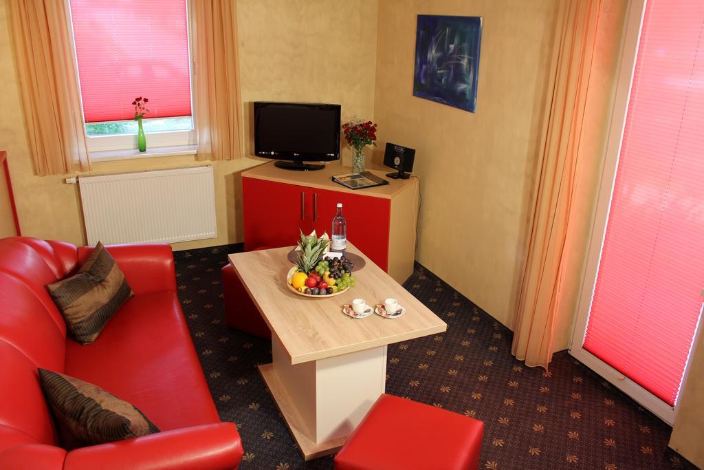 Das Hudewald Hotel & Resort Юкеріц Екстер'єр фото